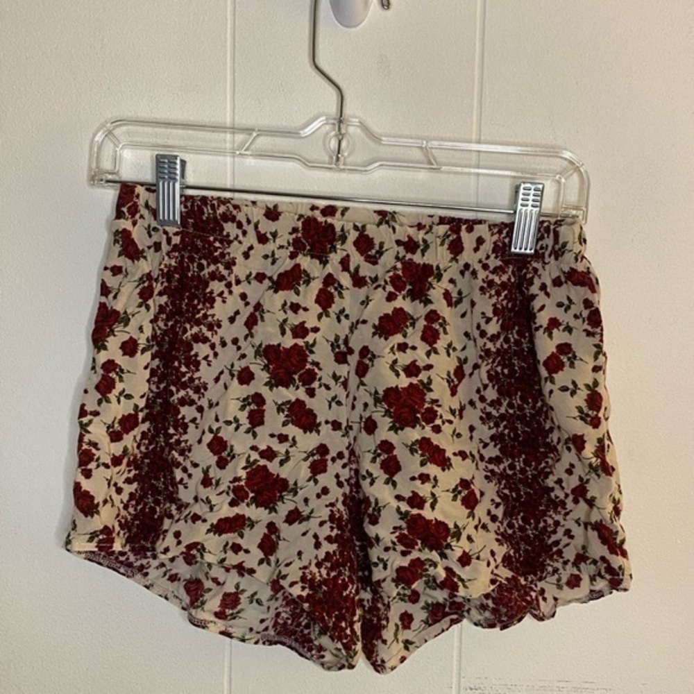 Brandy Melville Rose White Flowy Floral Shorts SIZE One Size
